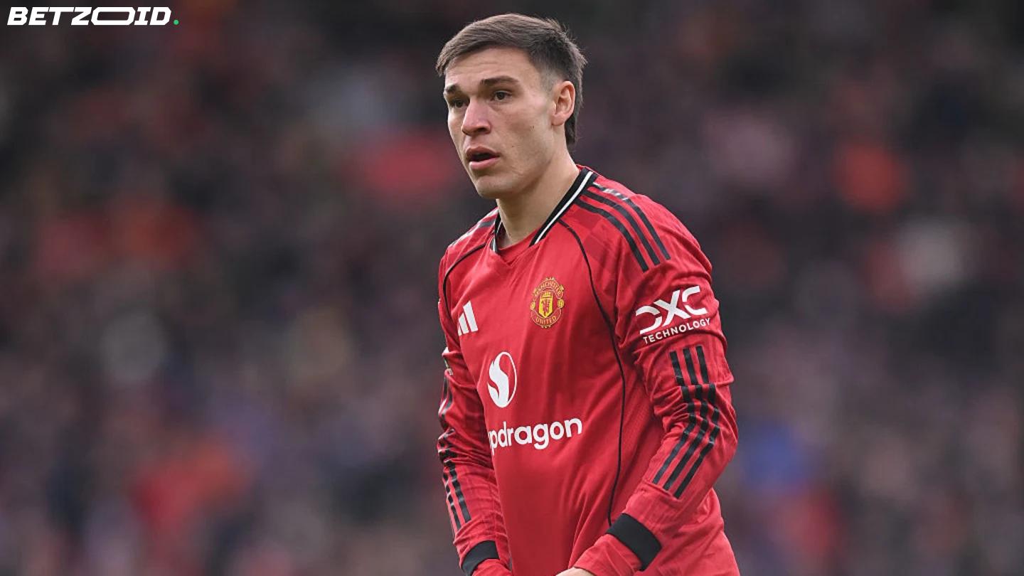 Manchester United Targeting Shea Charles as Budget-Friendly Ugarte Alternative